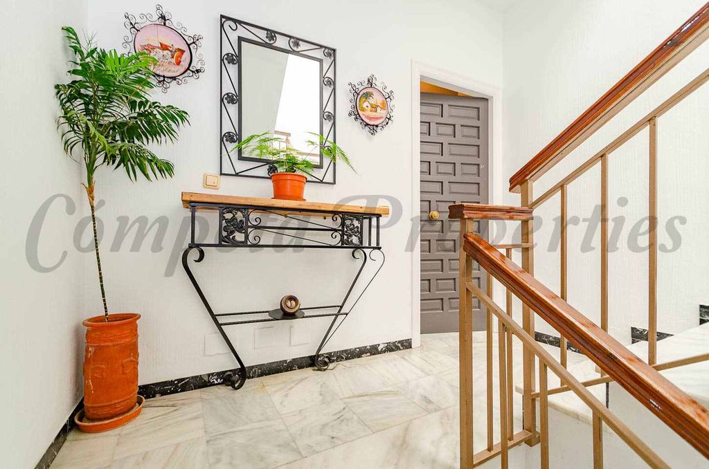 Property photo 2 of 22