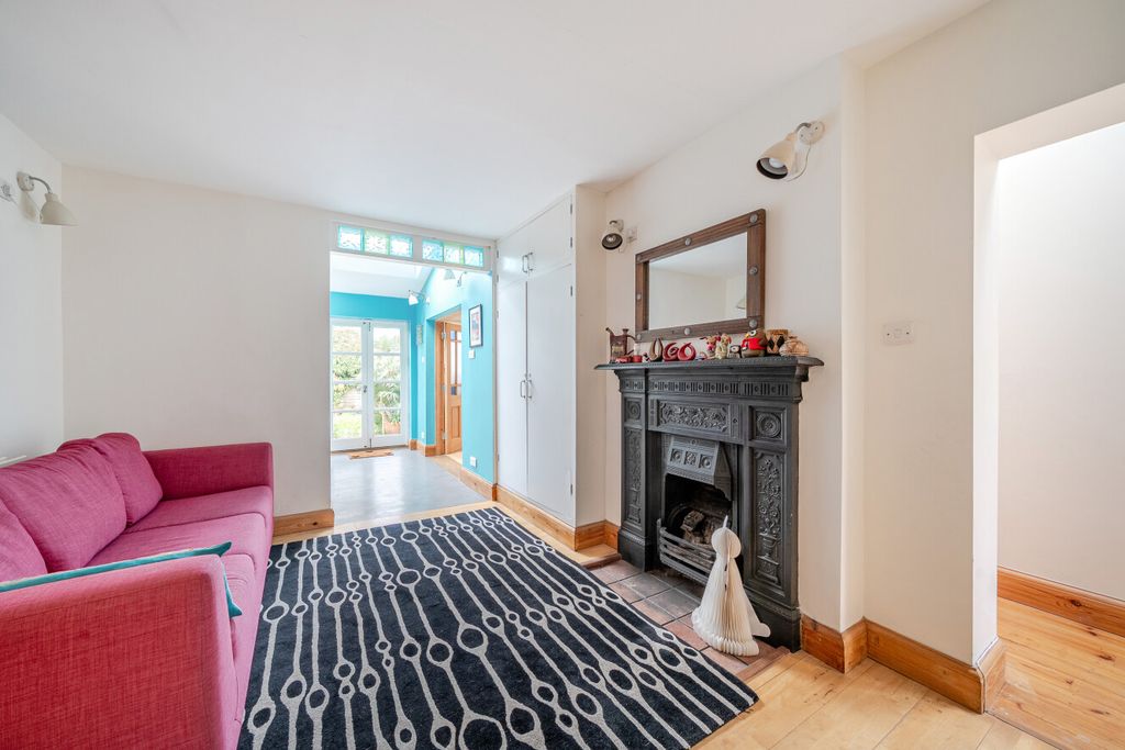 Property photo 3 of 19 1409874-13-698Dbc...