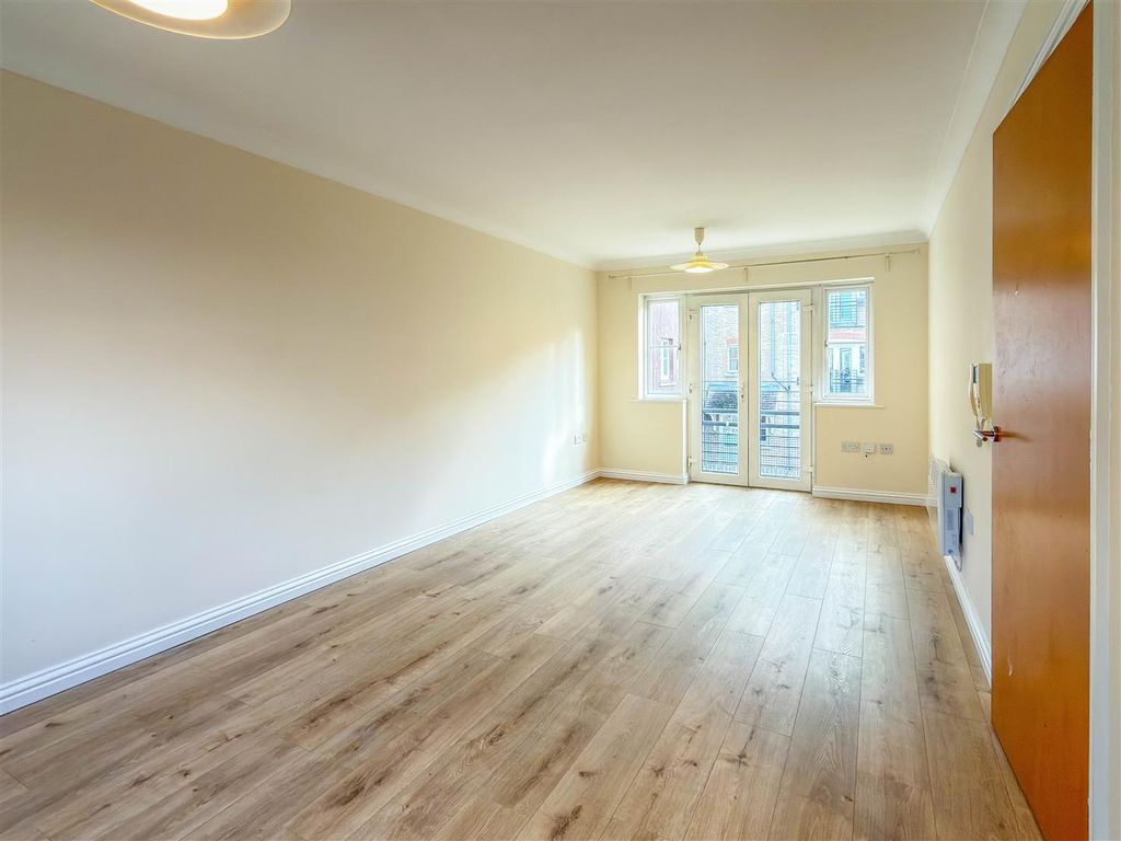 Property photo 2 of 15 Image00007.Jpg