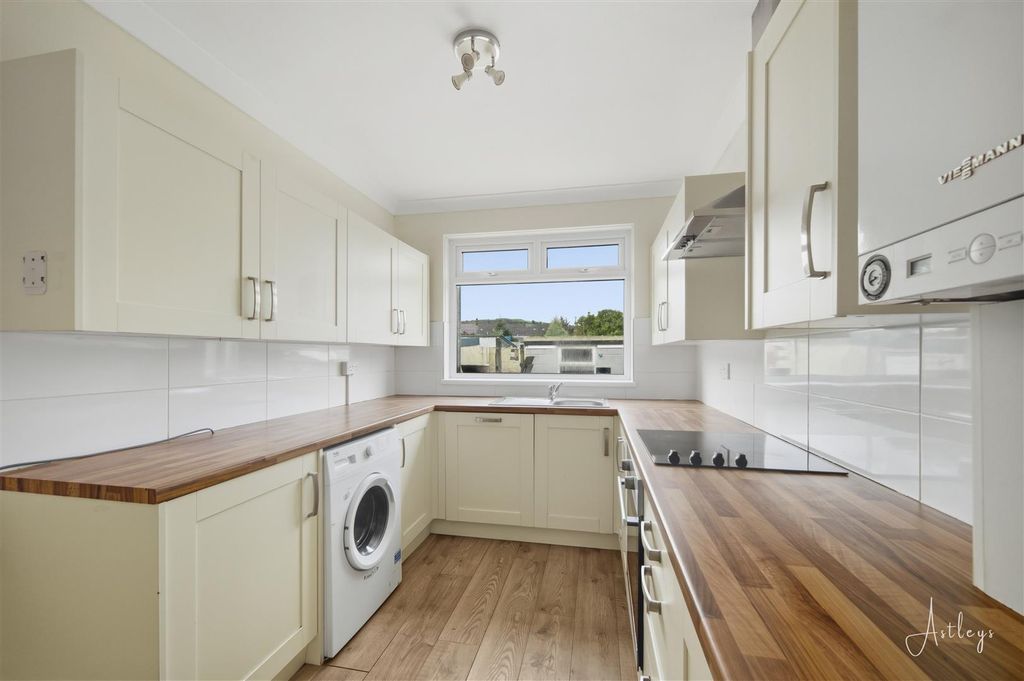 Property photo 2 of 19 Kitchen