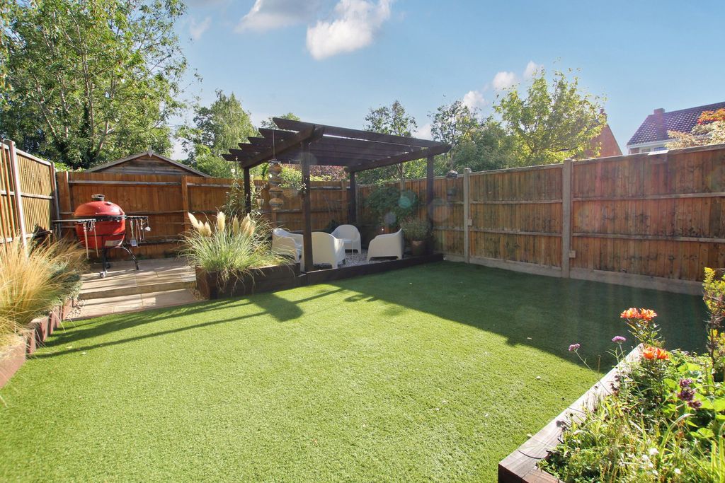 Property photo 2 of 17