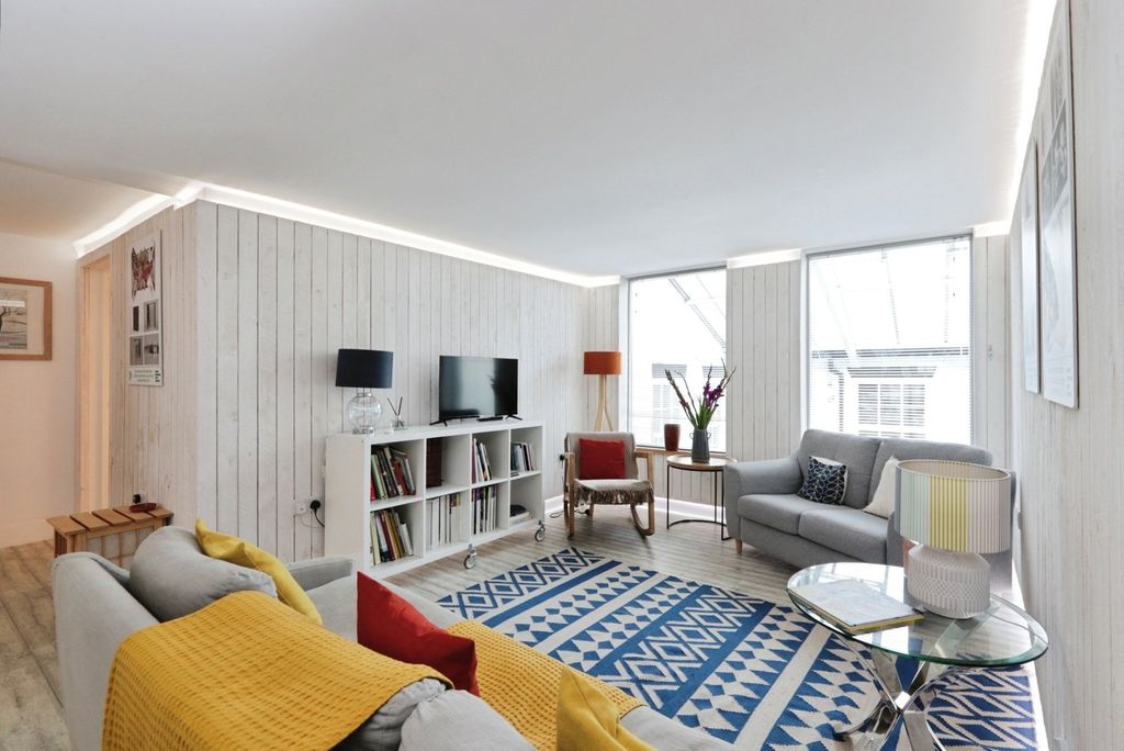 Property photo 1 of 12 Interior