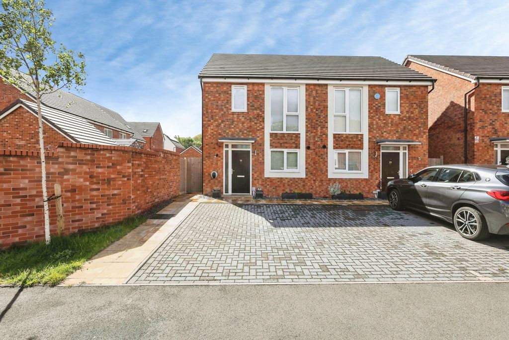 Property photo 1 of 20 Pbox-Img.Jpg