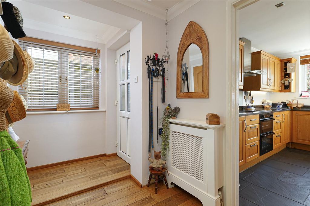 Property photo 3 of 31