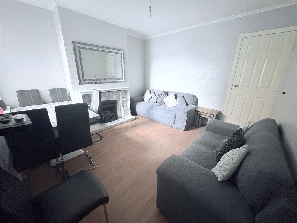 Property photo 2 of 14 Picture No. 02