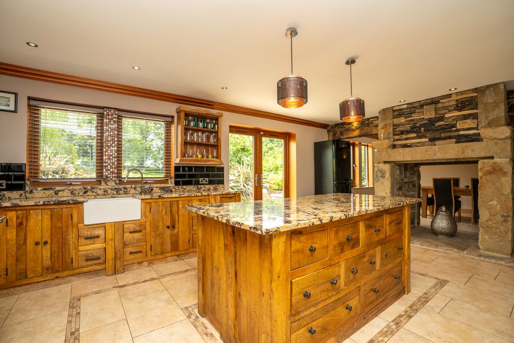 Additional image 10 of 6 bed detached house for saleWild Grove, Pudsey LS28