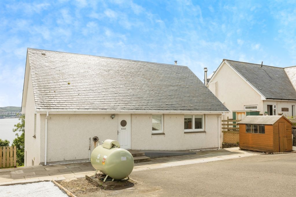 Property photo 1 of 27