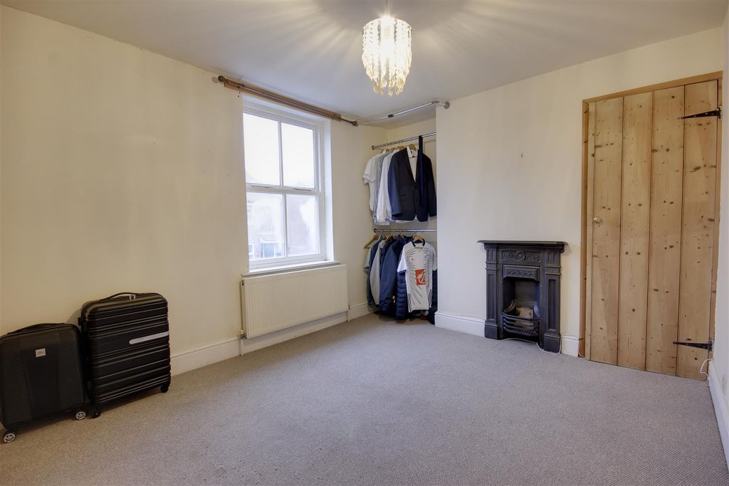 Property photo 3 of 8 Bedroom 1
