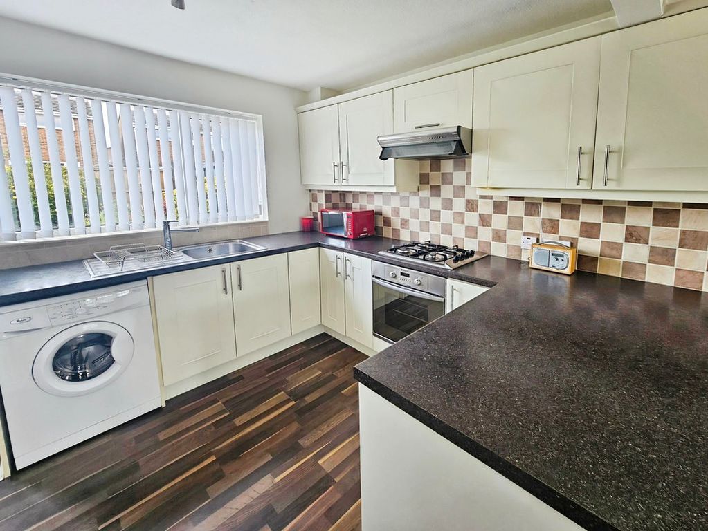 Property photo 3 of 12 Photo 9