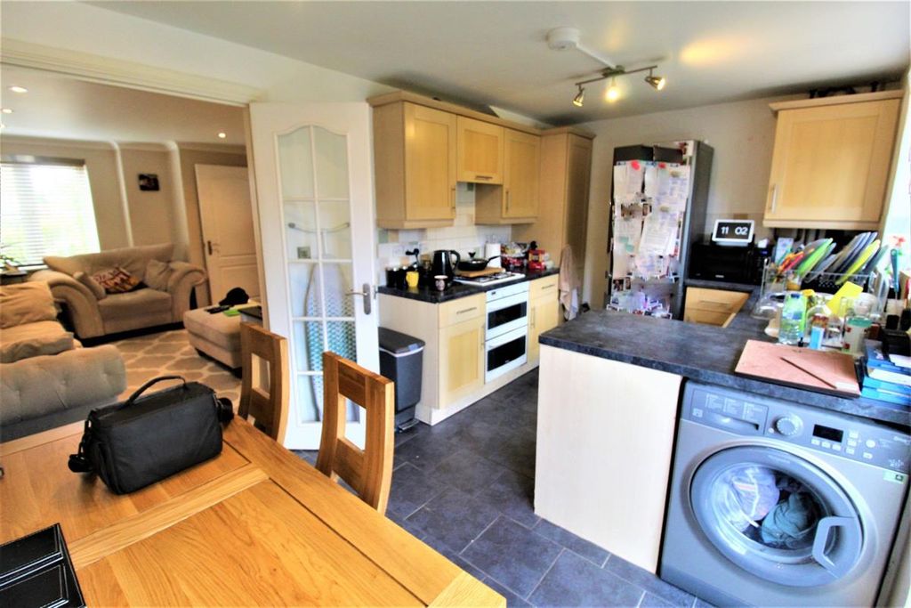 Property photo 3 of 8