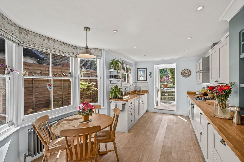 Property photo 2 of 20 Picture No. 13