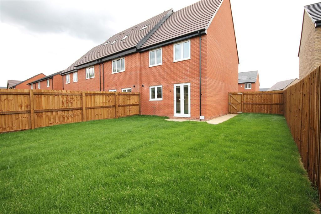 Property photo 2 of 14 Rear Garden
