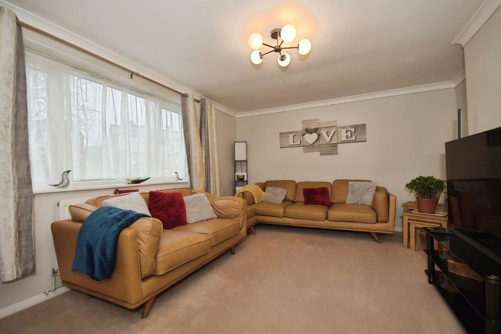 Property photo 3 of 20 Pbox-Img.Jpg