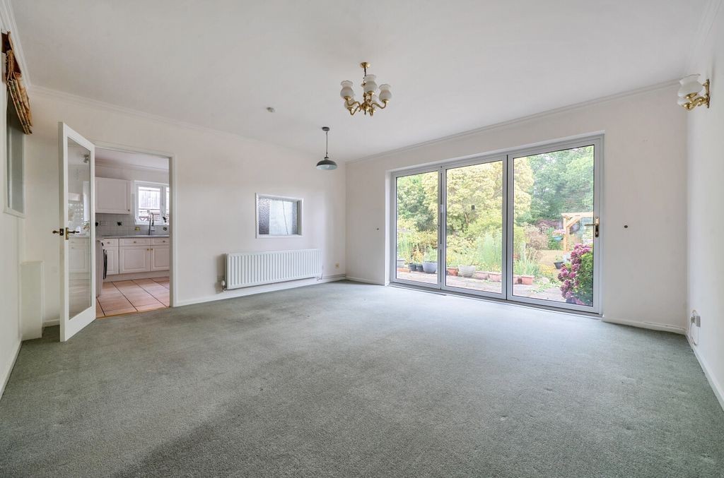 Property photo 3 of 18 1331221-21-688B67...