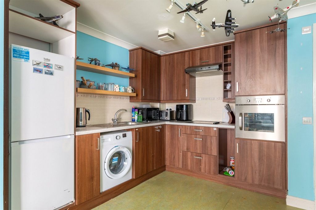 Property photo 3 of 12 Picture No. 11