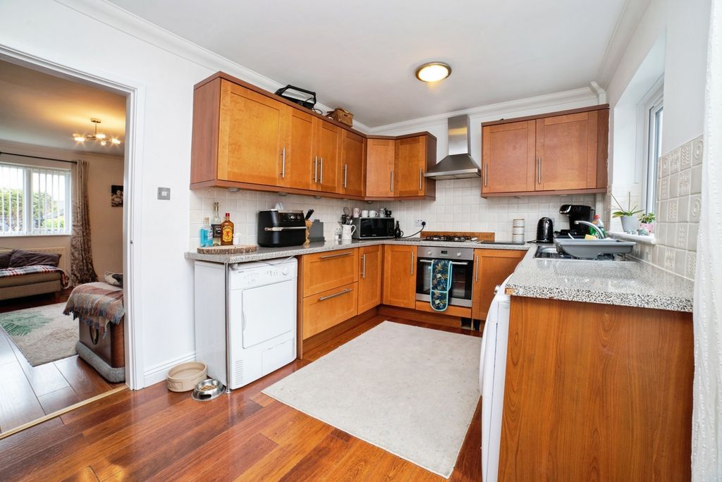 Property photo 3 of 15 Kitchen