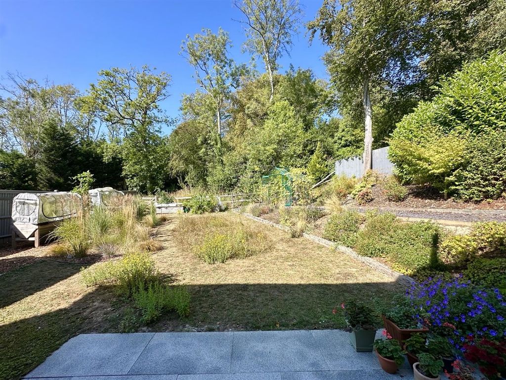 Property photo 3 of 21