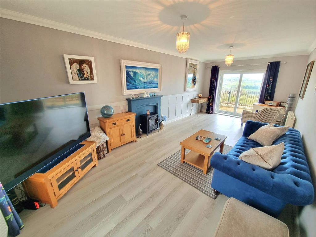 Property photo 2 of 20 Sitting Room.Jpg