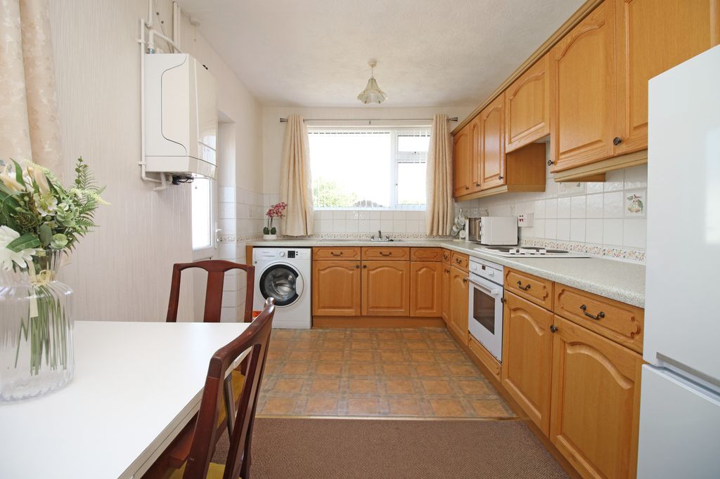 Property photo 2 of 23