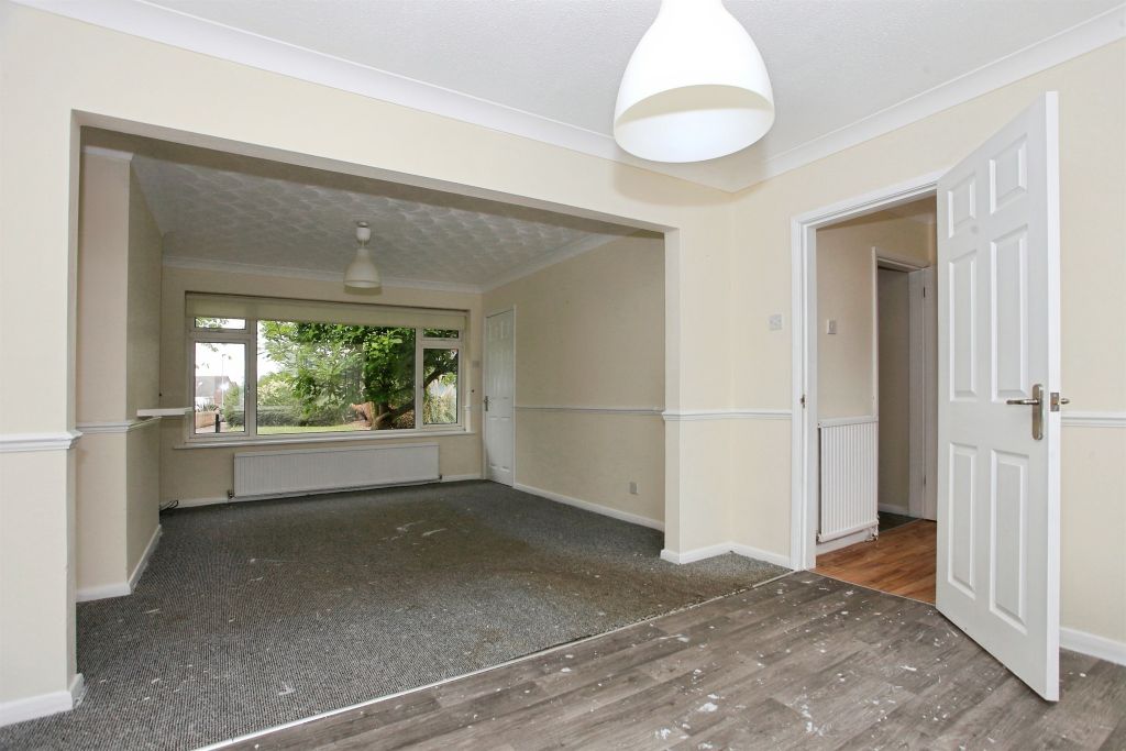 Property photo 3 of 18 Dining Area