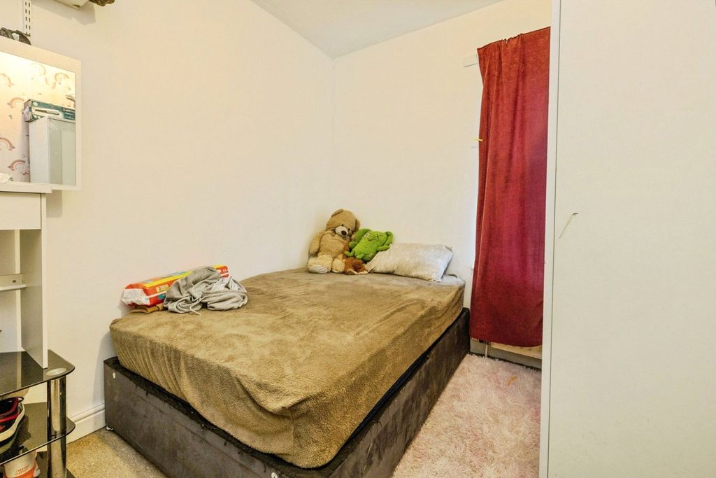 Property photo 3 of 11 Pbox-Img.Jpg