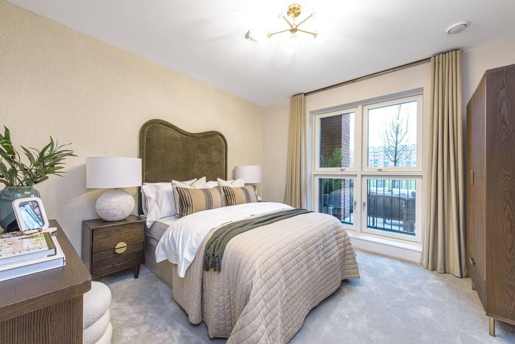 Property photo 2 of 21