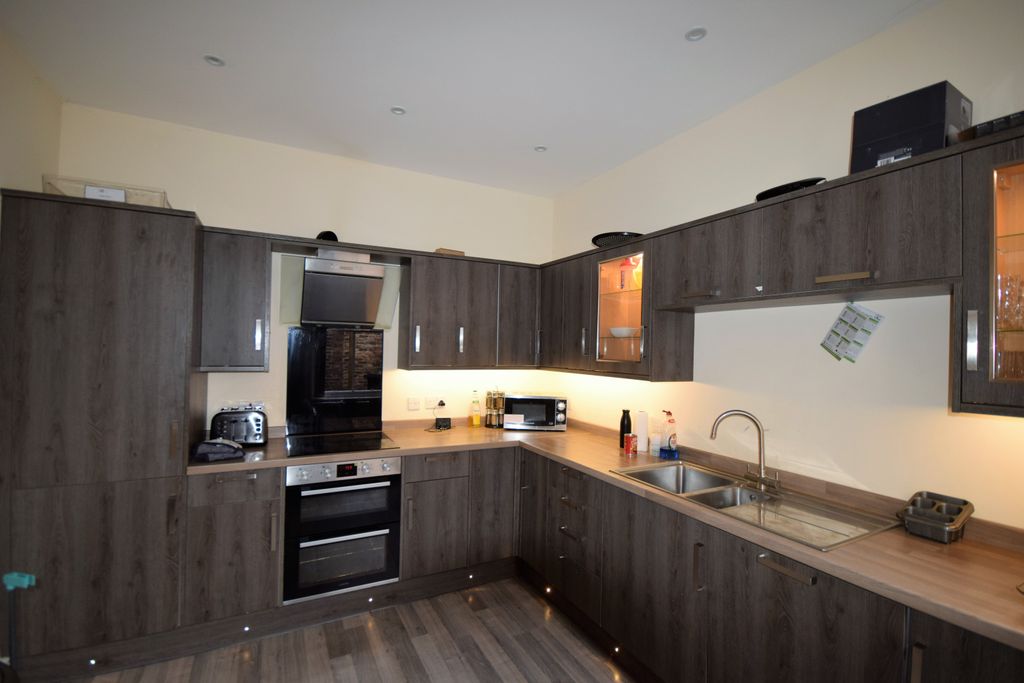 Property photo 3 of 5 Communal Kitchen