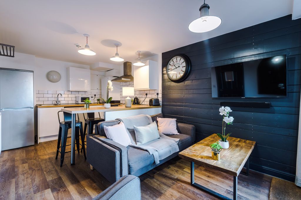 Property photo 1 of 16 Flat 29, Shoe And Boot, Living Room 1