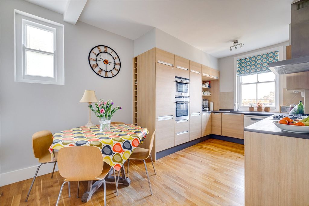 Property photo 2 of 13 Picture No. 30