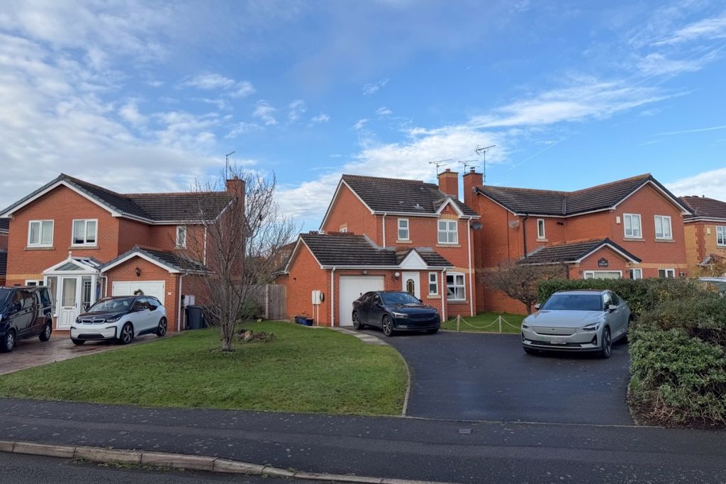 Property photo 1 of 17 Mountbatten