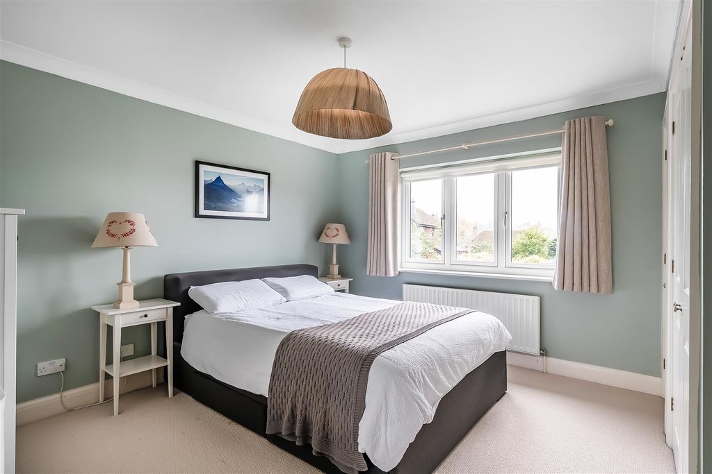 Property photo 2 of 26 2-Padbrook-Close-6.Jpg