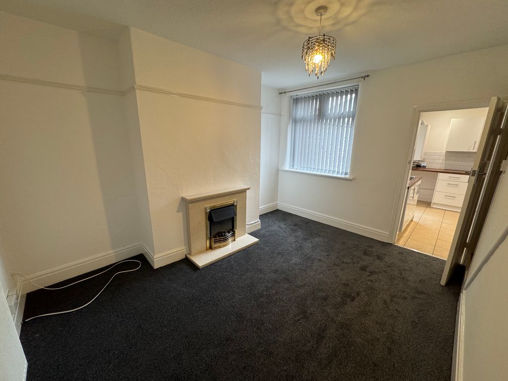 Property photo 2 of 18 Rear Reception Room