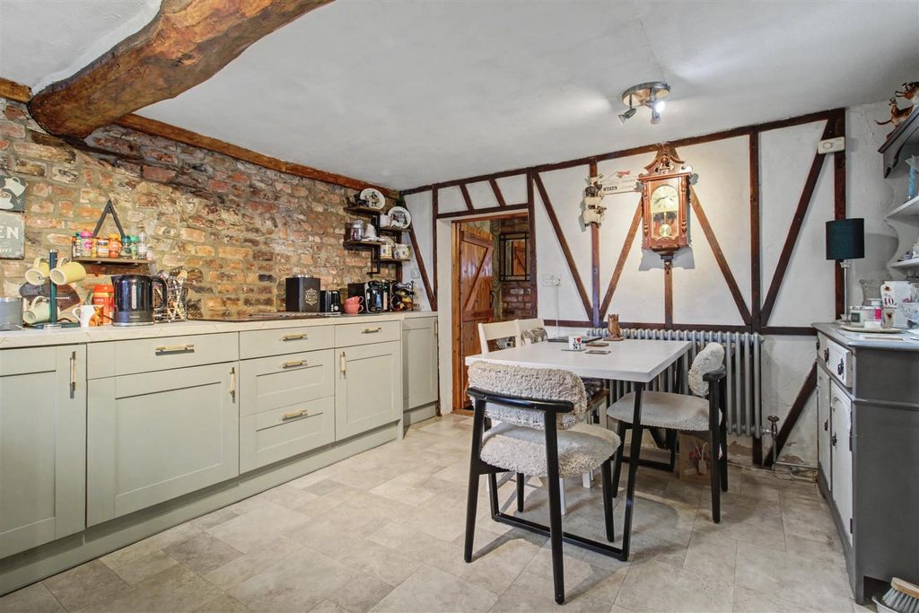 Property photo 3 of 19 Kitchen/Diner