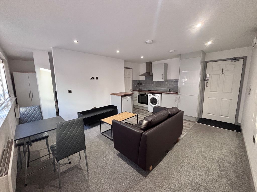 Property photo 3 of 5 Living Room