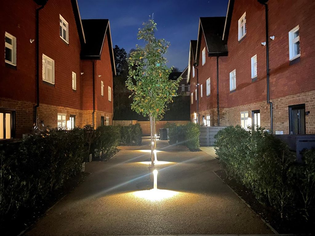 Property photo 1 of 23 Night Shot.Jpg