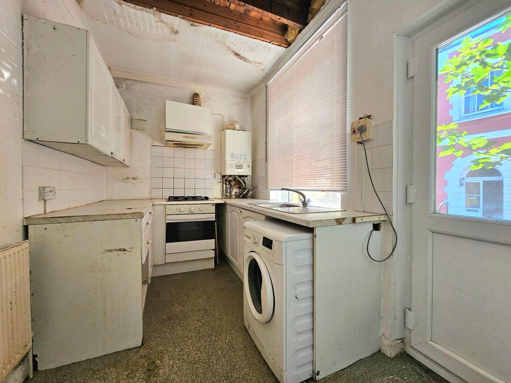 Property photo 2 of 8