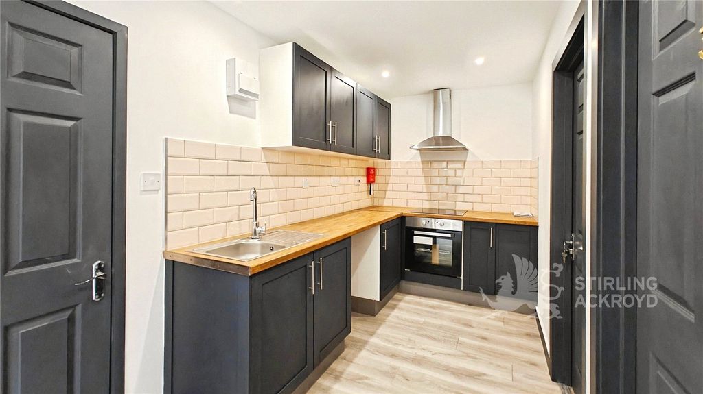 Property photo 2 of 4 Kitchen