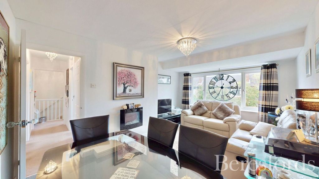 Property photo 3 of 16 Picture No. 03