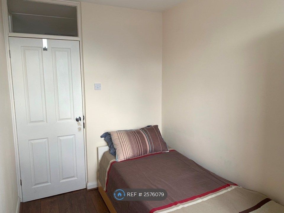 Property photo 3 of 5
