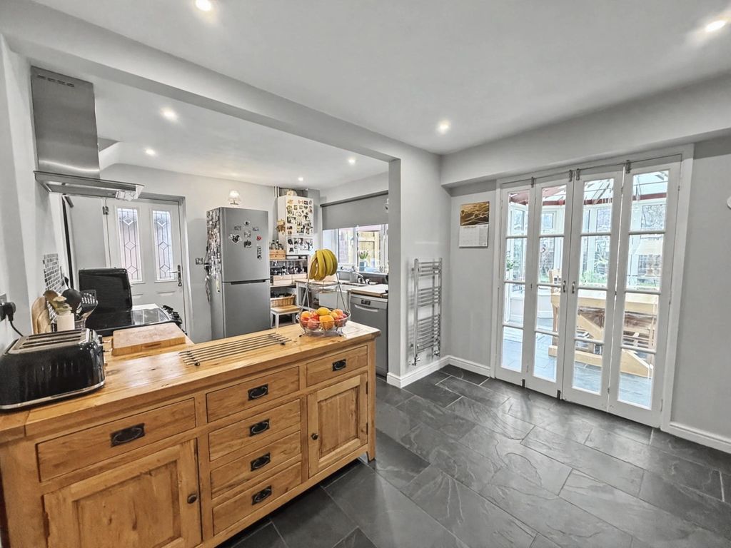 Property photo 3 of 30 4838356