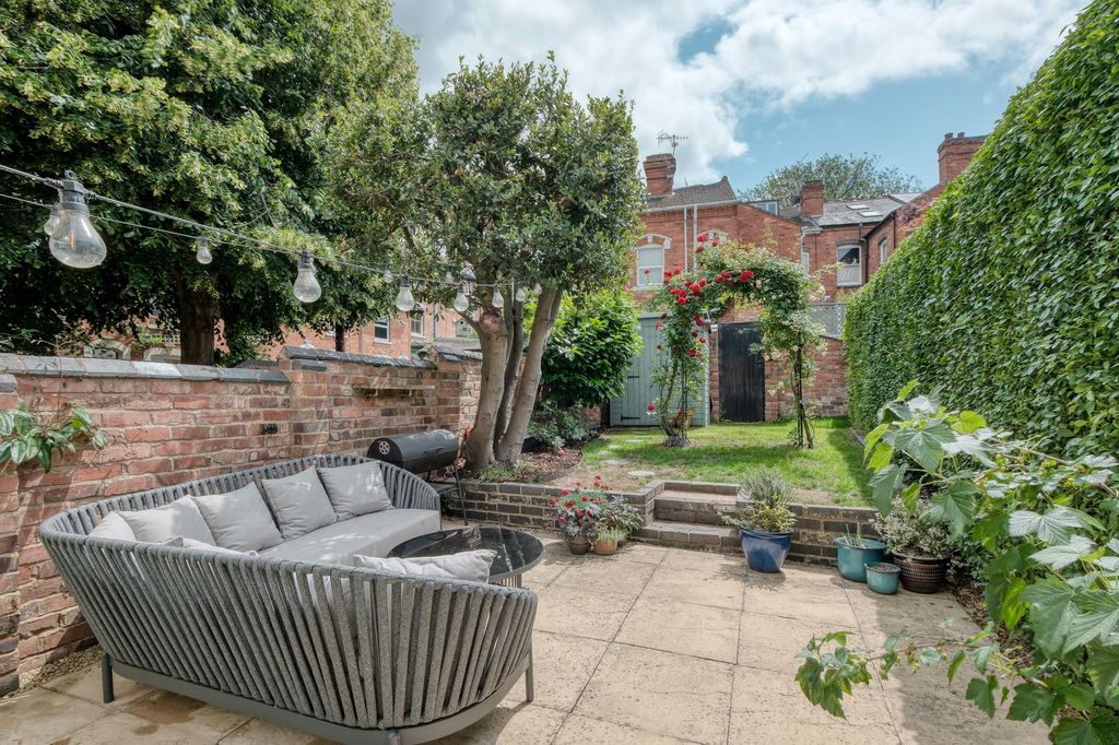 Property photo 2 of 16