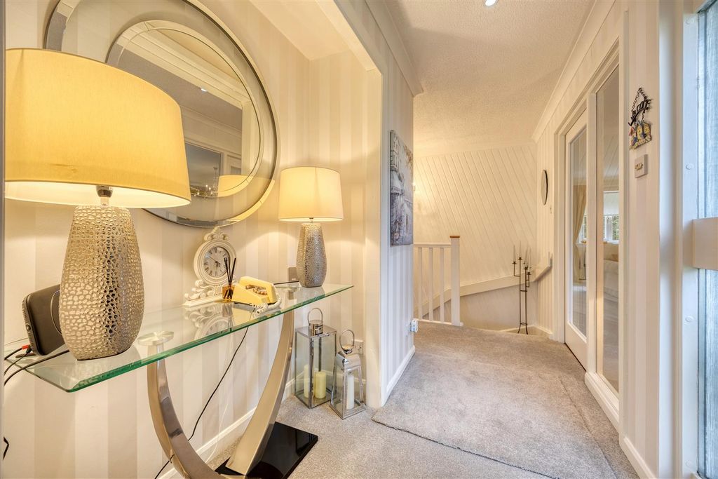 Property photo 2 of 29 16_Redhill_Views_Lennoxtown_009.Jpeg