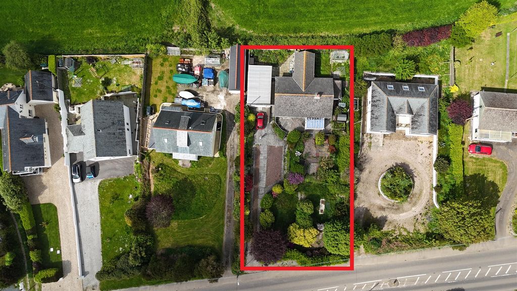 Property photo 2 of 18 Elevations, Gardens