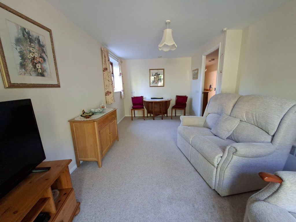 Property photo 3 of 11