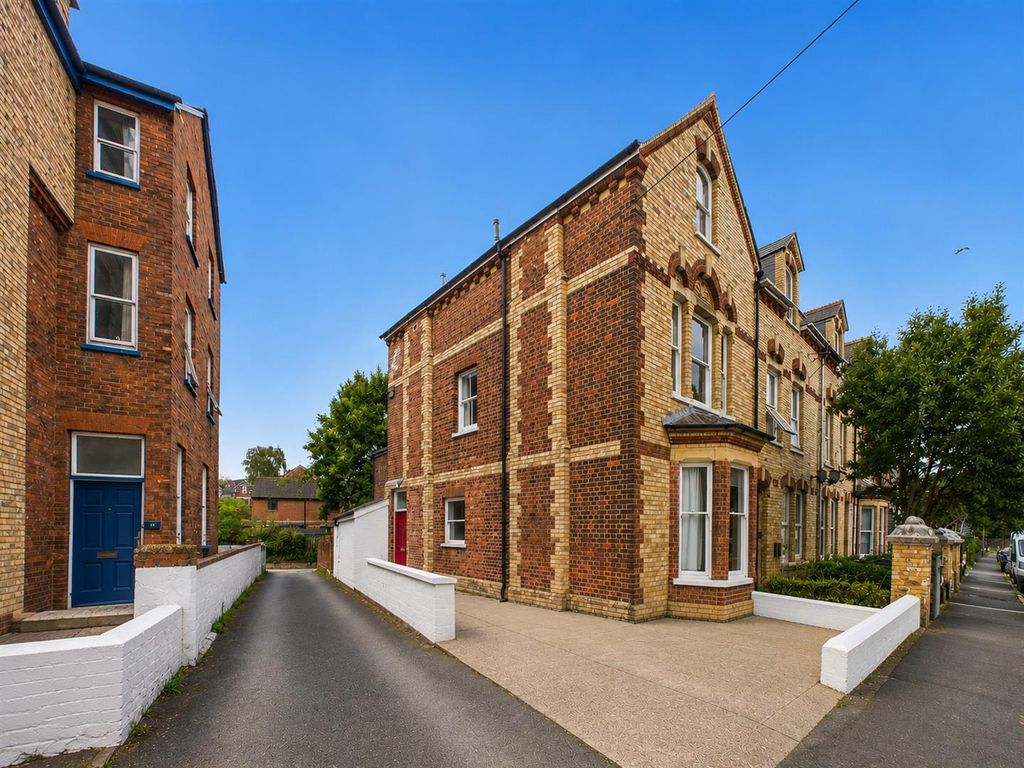 Property photo 1 of 31 5B96A06d-B2E5-49d7-8B53-Bd793A16682E.Png