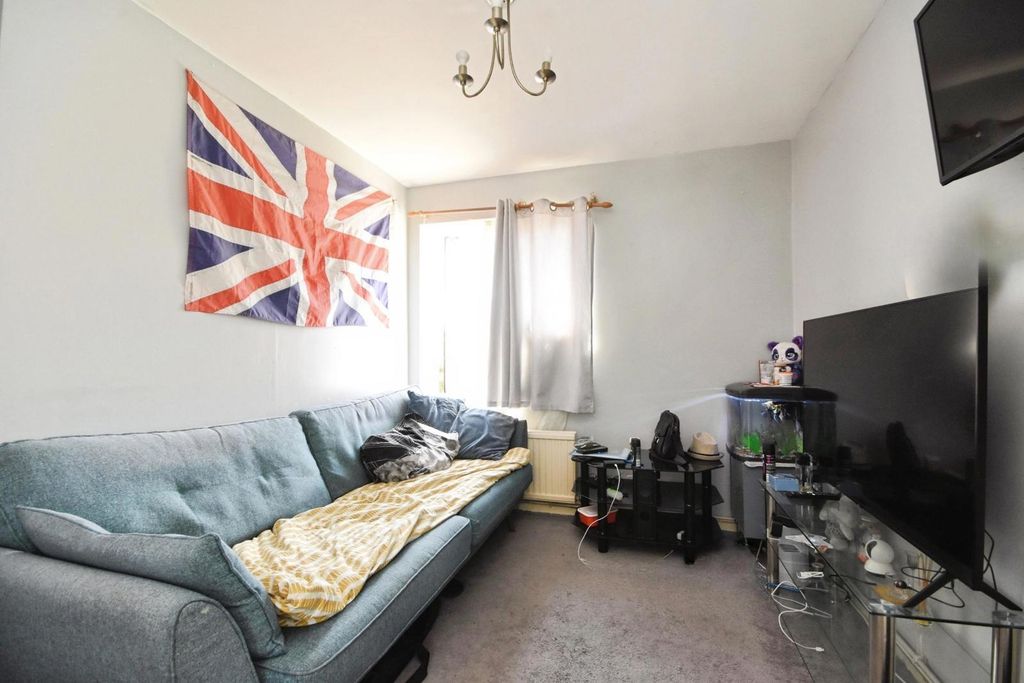 Property photo 2 of 5 Lounge