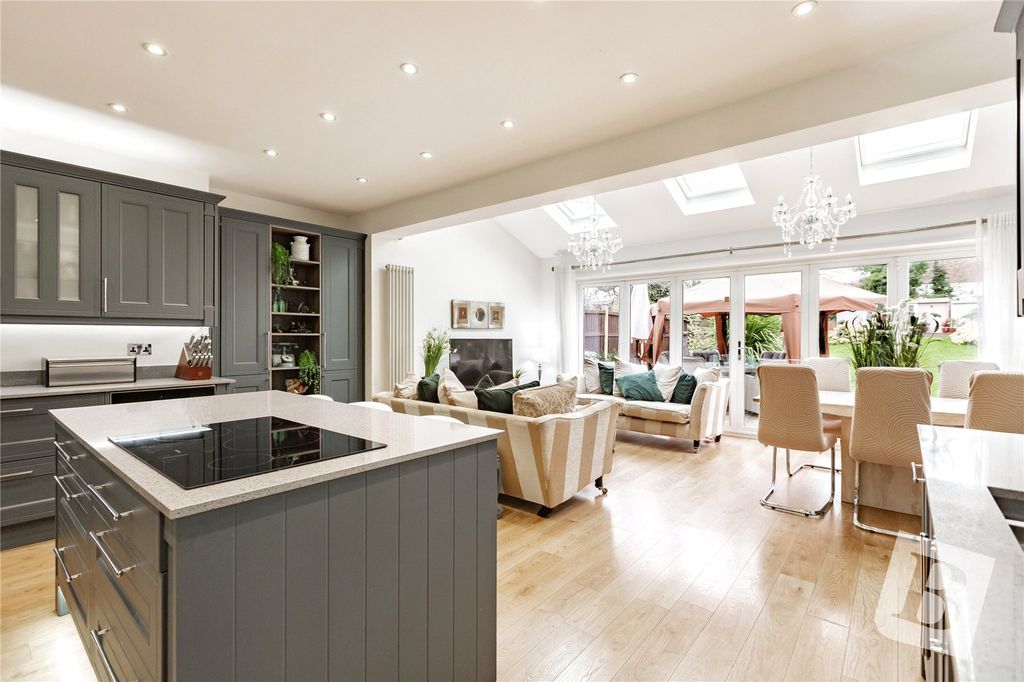 Property photo 1 of 19 Kitchen/Lounge/Diner