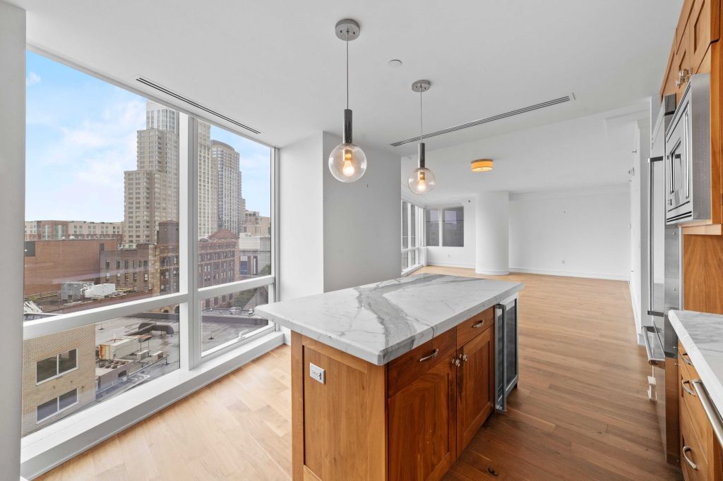 Property photo 1 of 31