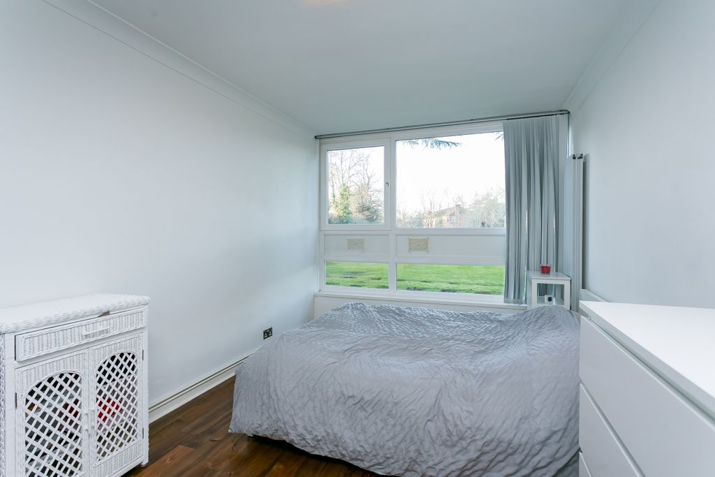 Property photo 3 of 10 Dorland-Court-1