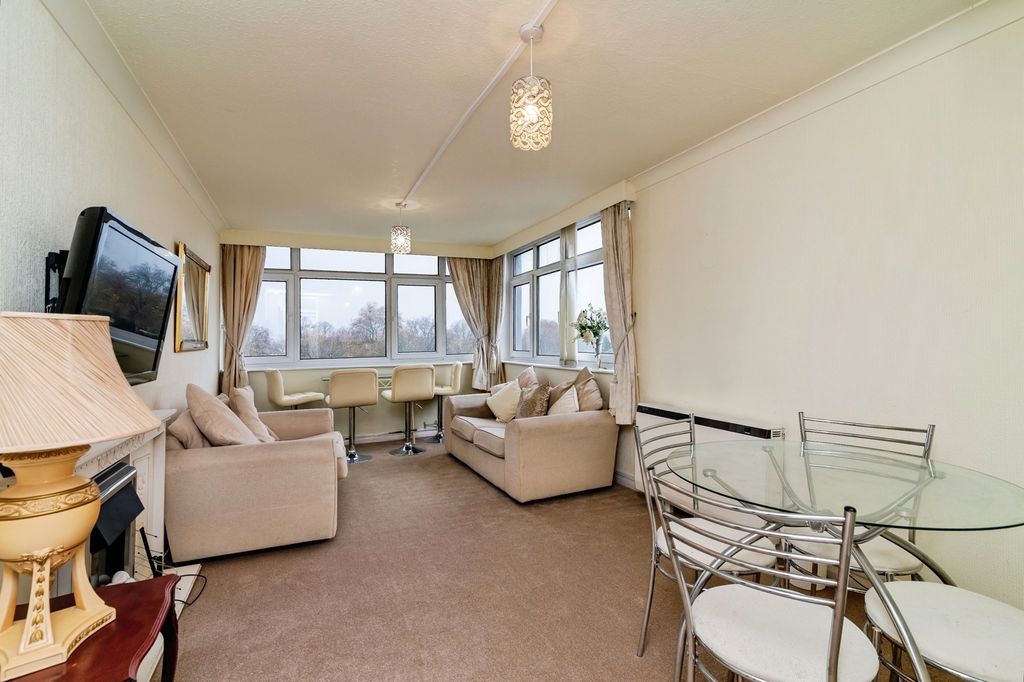 Property photo 3 of 15 Photo